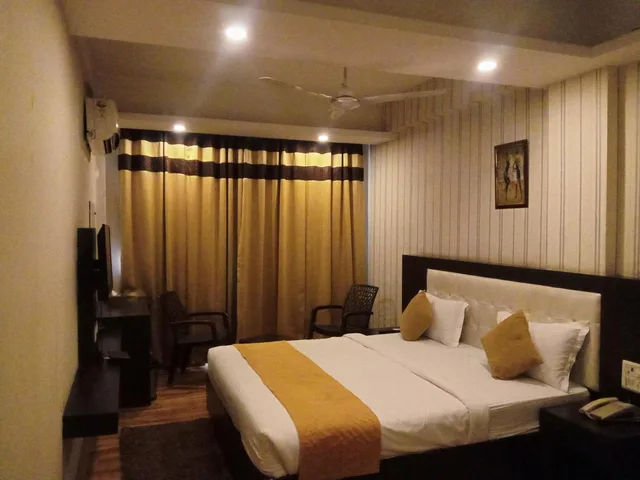 Super, Deluxe, Balcony، Hotel Paradise Ganga 2/2