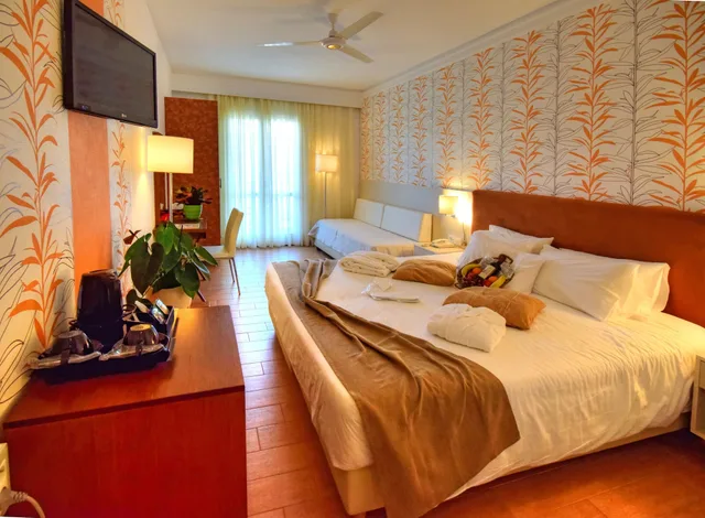غرفة قياسية بسريرين منفصلين بإطلالة على الجبل، Kalyves Beach Hotel 4/10