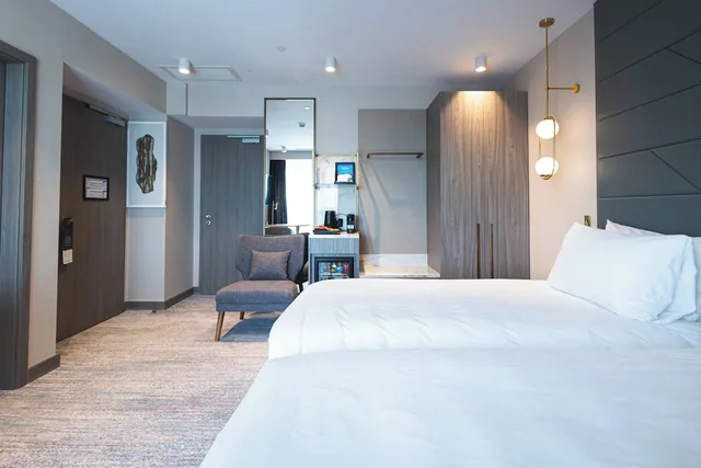 Standard, Twin Beds, Lateral Side Lake View, Lateral Lake View, Balcony، Crowne Plaza Constanta Mamaia Beach 1/5
