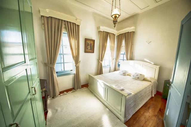 جناح رئاسي بسرير فردي بشرفة مع أريكة بجاكوزي، Viento Alacati Hotel 5/9