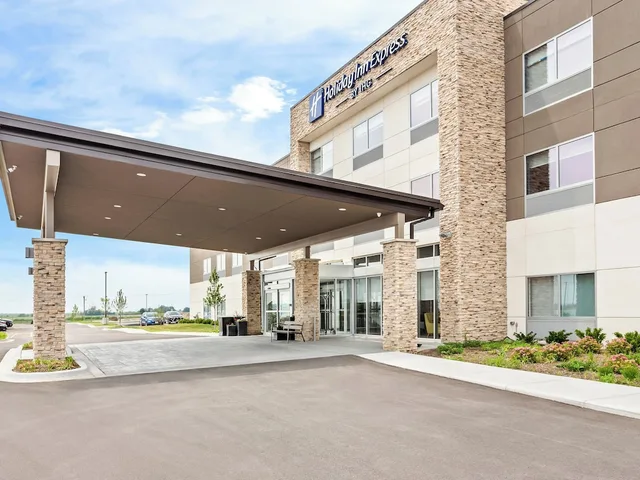 Holiday Inn Express Peotone، فرانكفورت 47/50