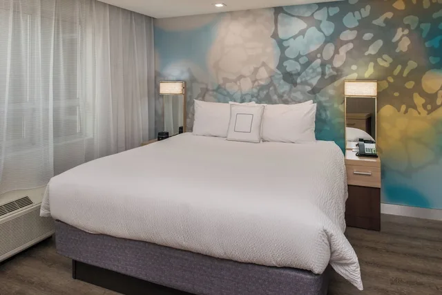 جناح بسرير كينج بغرفة نوم واحدة مع أريكة لذوي الإعاقة، Courtyard By Marriott Temecula Murrieta 2/5