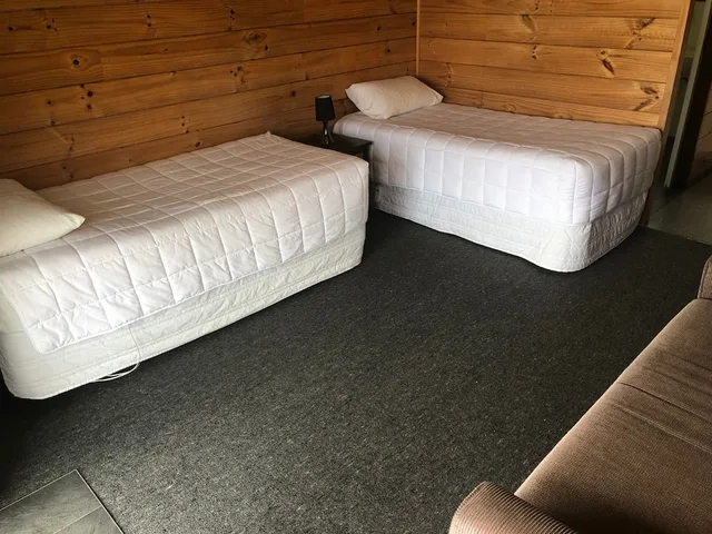 غرفة بسريرين منفصلين، Greymouth Seaside Top 10 Holiday Park 2/6
