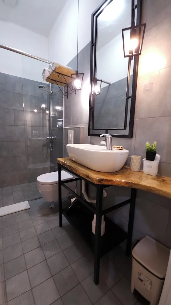 غرفة ديلوكس بسرير مزدوج وسرير فردي، Hotel Antigone 8/8