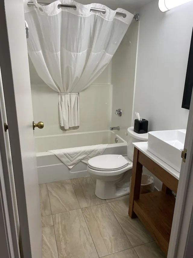 جناح بسرير كينج بغرفة نوم واحدة، Travelodge Suites by Wyndham Regina / Eastgate Bay 8/8