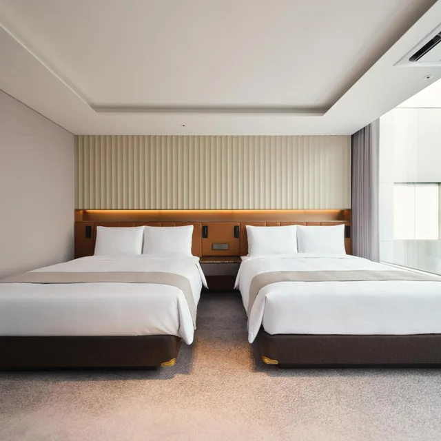 Premier, Family, Twin Beds, Stanford Hotel Myeongdong 2/6