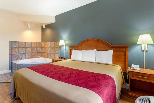 جناح بسرير كينج، Econo Lodge Lookout Mountain 2/6