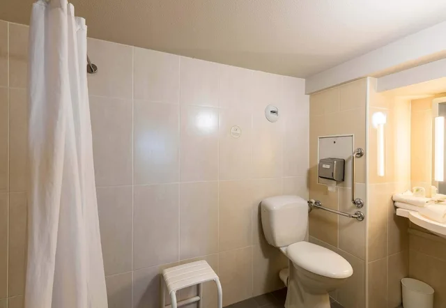 غرفة بسرير مزدوج لذوي الإعاقة، B&B HOTEL Troyes Barberey 4/4
