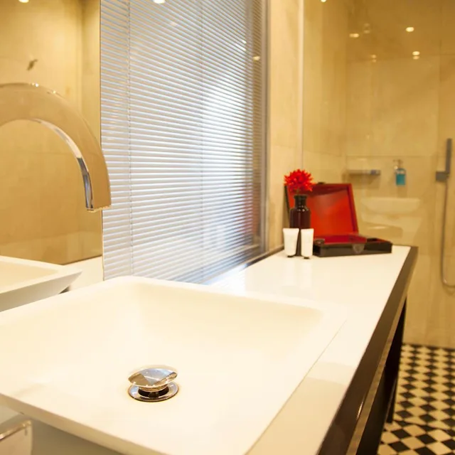 Junior Suite, King Bed, Quentin Boutique Hotel 6/7