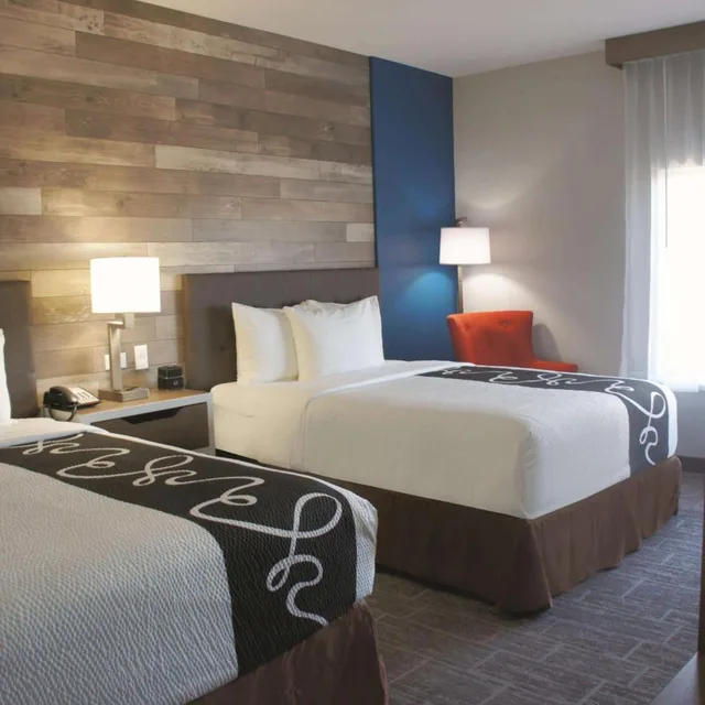 جناح استوديو تنفيذي بسرير كوين بإطلالة على المدينة، La Quinta Inn Suites By Wyndham Pittsburg 1/2