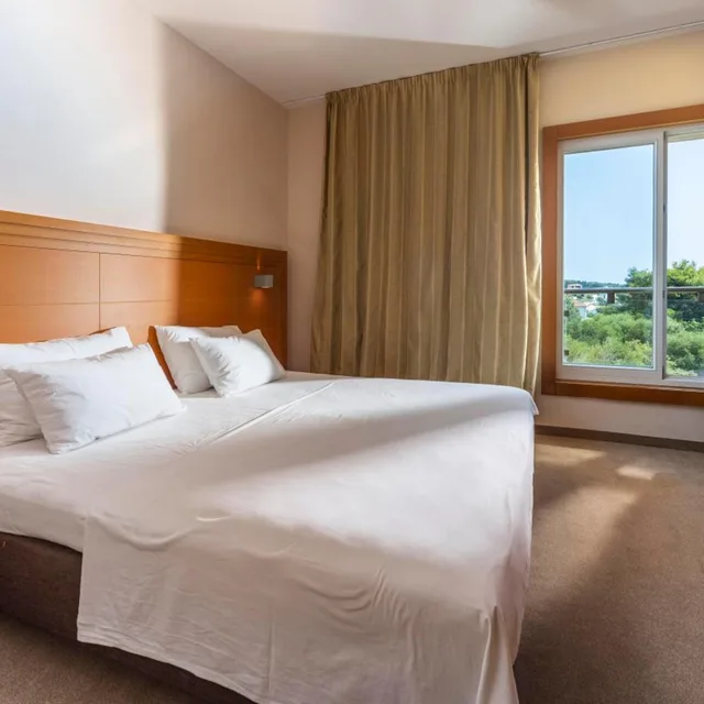 غرفة كومفورت عائلية بشرفة، Family Hotel La Luna – All inclusive 1/8