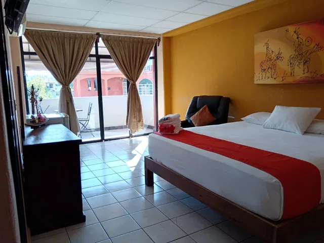 جناح مفرد، Hotel Savaro 2/8