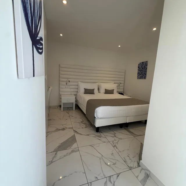 غرفة قياسية بسرير مزدوج، Hotel La Calanque 2/5