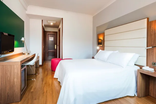 غرفة قياسية بسرير مزدوج، Hotel Santiago Plaza Affiliated By Melia 3/10