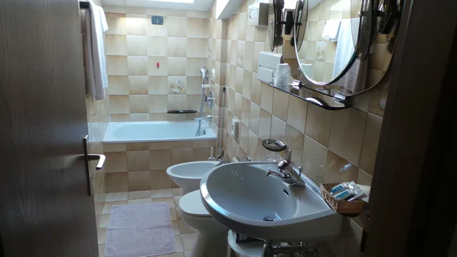 غرفة اقتصادية بسرير كوين، Albergo Antico 6/9