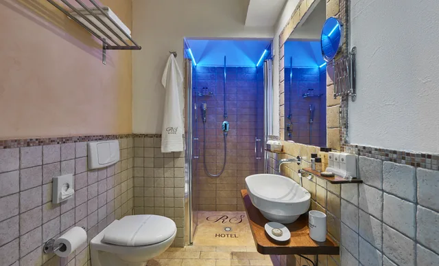 غرفة سوبيريور بسرير مزدوج بإطلالة على البحر، Hotel Rocca della Sena 3/3