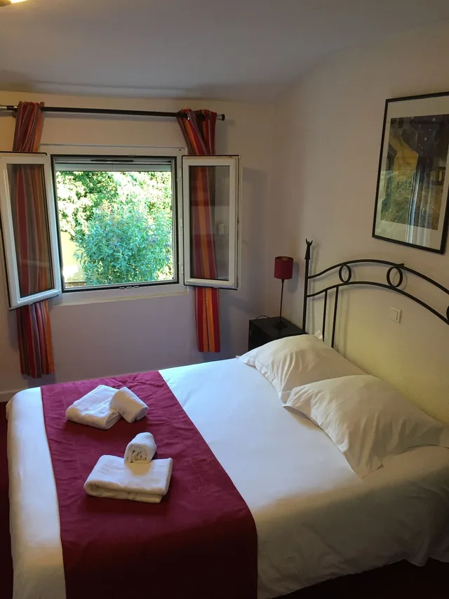 Room, Triple, HOSTELLERIE DE LA SOURCE 3/10