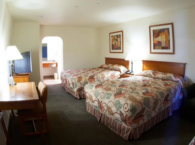 غرفة بسريرين كوين، Premier Inns Tolleson 2/4