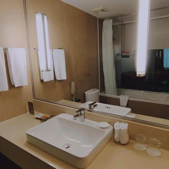 جناح سوبيريور بسرير كينج وسرير كوين، Novotel Shenzhen Watergate 8/10