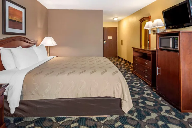 غرفة بسرير مزدوج، Quality Inn Paradise Creek 1/3