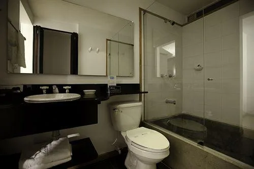 شقة عائلية، Travelers Apartamentos and Suites Orange Medellin 4/6