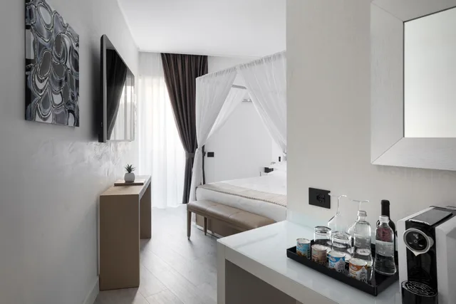 جناح بسرير كينج بجاكوزي، LHP Napoli Palace and Spa 7/7