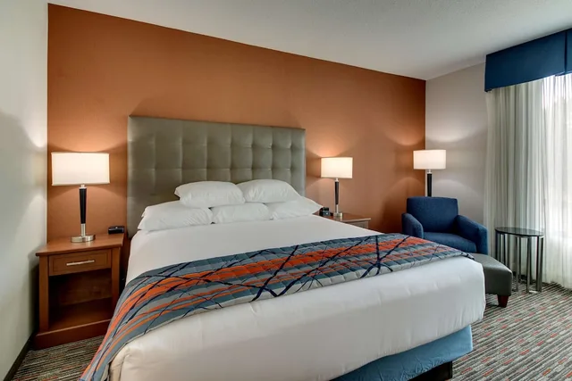 غرفة بسرير كينج، Drury Inn & Suites Knoxville West 4/6