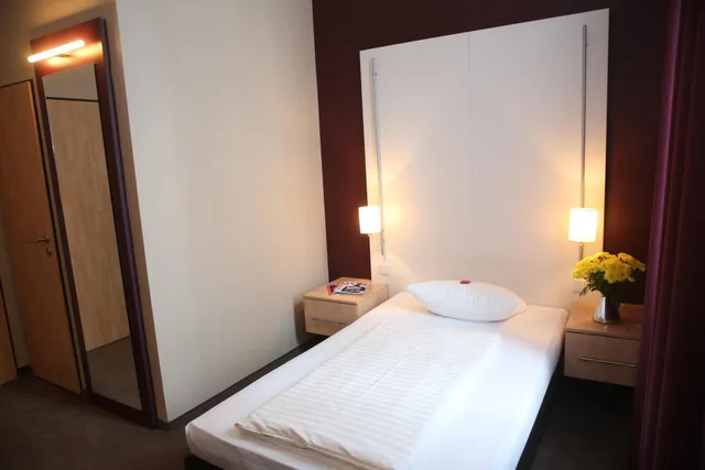 غرفة مفردة، Hotel Columbus 7/12