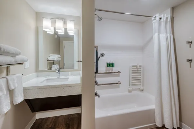استوديو بسريرين كوين لذوي الإعاقة، TownePlace Suites by Marriott Indianapolis Airport 4/4