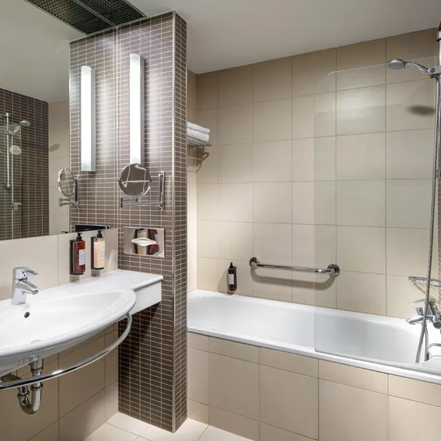 غرفة بسرير مزدوج مع سرير إضافي، Clarion Congress Hotel Prague 4/4
