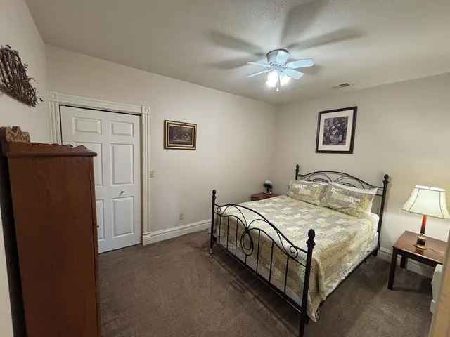 Master, Vineyard, Suite, 2 Queen Beds, Sofa، Hermann Crown Suites 1/8