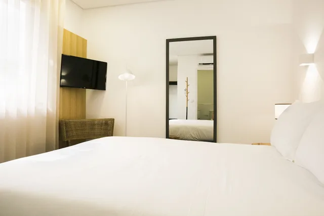 غرفة بسرير مزدوج بإطلالة على الحديقة، Bo - Álvares Cabral Guest House 2/3
