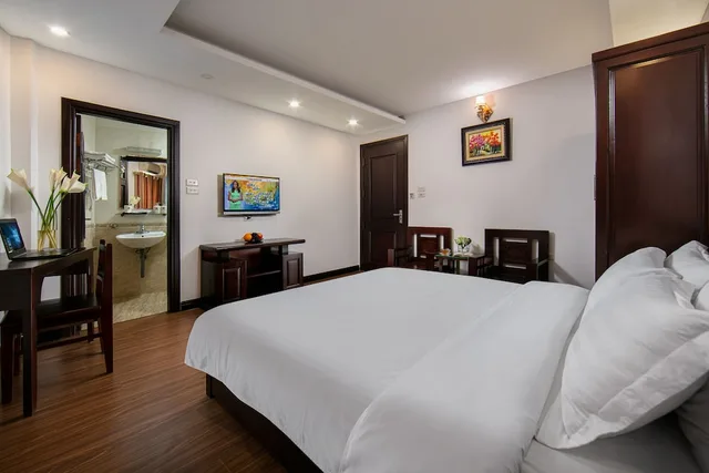 Superior, Double Bed, Duc Trong Hotel Hanoi 1/4