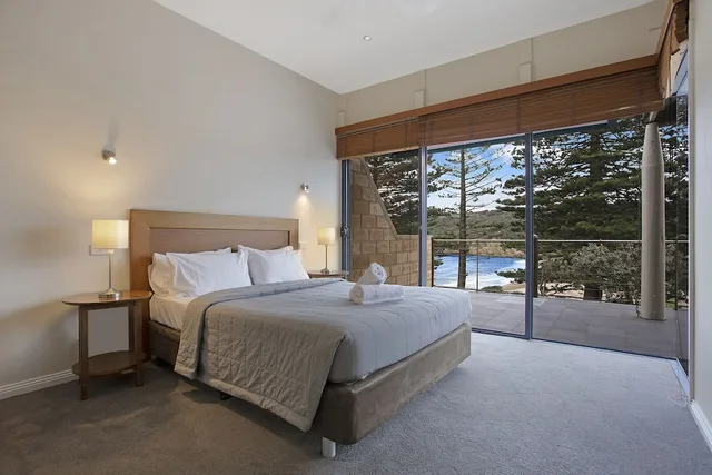 3 Bedrooms, Penthouse, 3 Queen Beds, Ocean View, Sea Foam Villas 3/7
