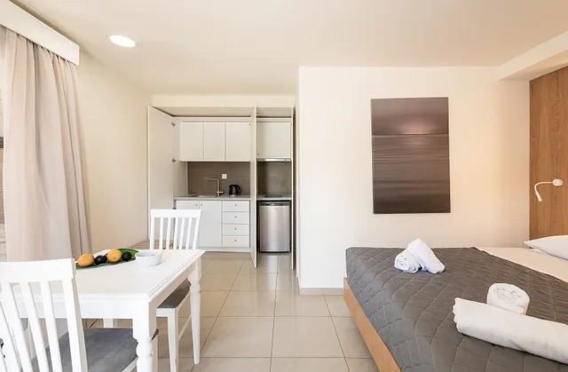 Classic, Apartment, Elia Platanias 1/3