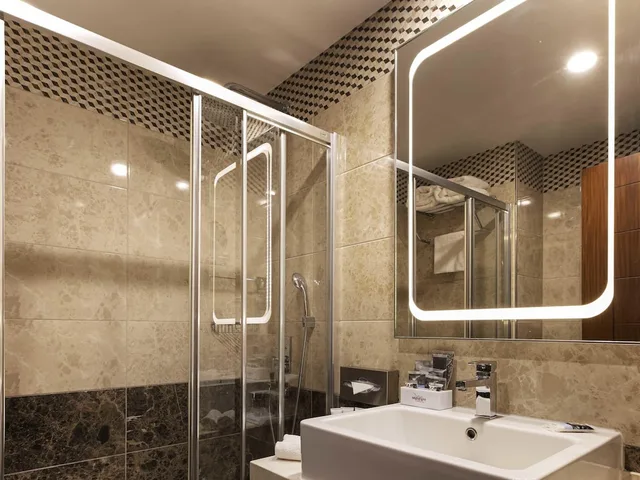 غرفة سوبيريور بسرير مزدوج بإطلالة على الحديقة مع أريكة، Mercure Istanbul Bakirkoy Hotel 7/10
