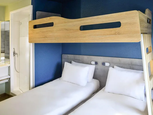 Room, Triple, 3 Beds, Ibis Budget Le Treport Mers Les Bains 2/2
