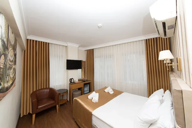 Standard, King Bed, Aspalace Hotel 1/7