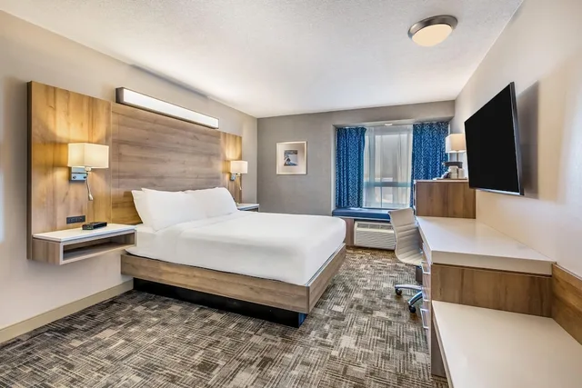 غرفة قياسية بسرير كوين لذوي الإعاقة، Microtel Inn Suites By Wyndham Timmins 2/10