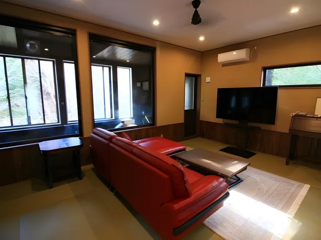 Japanese Western, Bathtub, Annex, Ryokan Kono-Yu 1/1