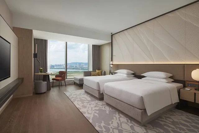 غرفة بسريرين منفصلين بإطلالة على البحيرة، Hyatt Regency Changshu Kuncheng Lake 2/6