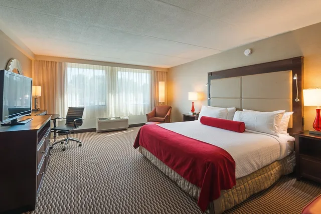 غرفة قياسية بسرير كوين مع أريكة، CROWNE PLAZA BOSTON - WOBURN 6/10