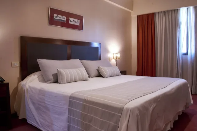 جناح جونيور بسرير كينج، Hotel Catalinas Tucuman 3/7