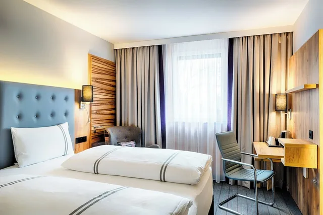 غرفة قياسية بسريرين منفصلين، Premier Inn Lindau Hotel 1/7
