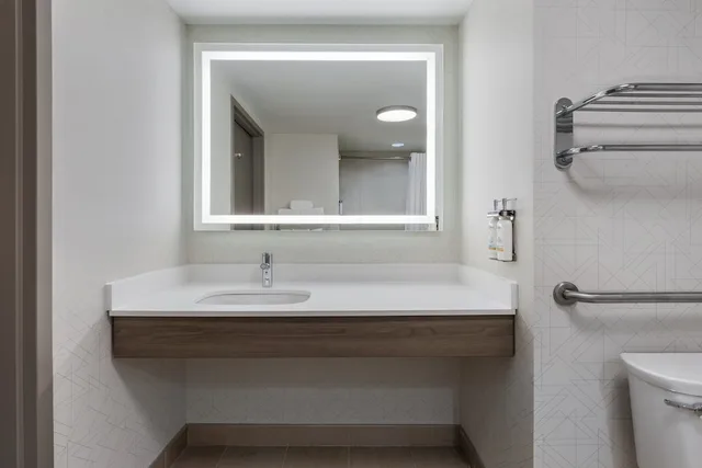 Suite, 2 Queen Beds, Extra Floor Space، Holiday Inn Express And Suites Ottawa East Orleans 10/10