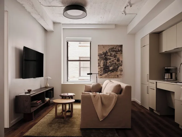 غرفة بسرير كوين بغرفة نوم واحدة لذوي الإعاقة، Mint House Washington DC Downtown 2/3