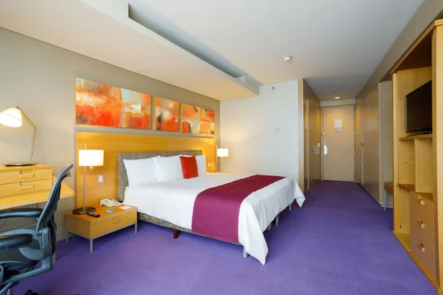 Camino Real Club, King Bed، Camino Real Santa Fe Mexico 2/8