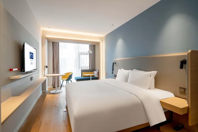 غرفة بسرير كينج، Holiday Inn Express Jinan Airport Zone 1/4