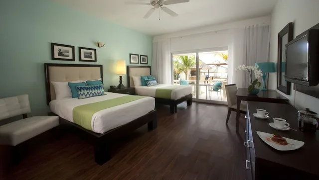 Deluxe, 2 Double Beds, Ocean Front، Sandy Haven Resort 4/6