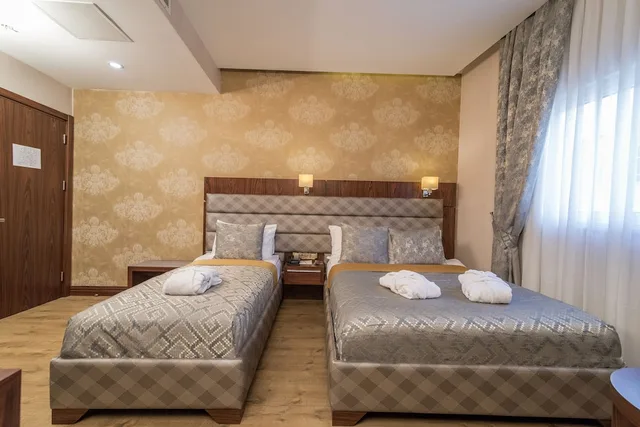Deluxe W/Jacuzzi Room، Midmar Deluxe Hotel 1/3